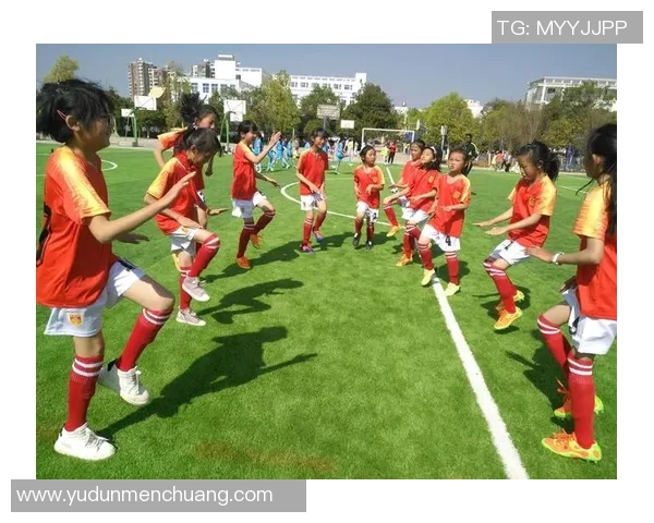 长发女子足球明星全解析她们的风采与成就一览无遗 长发女子足球明星全解析她们的风采与成就一览无遗