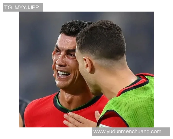 C罗足球明星精彩踢球视频集锦展现绝佳技术与风采