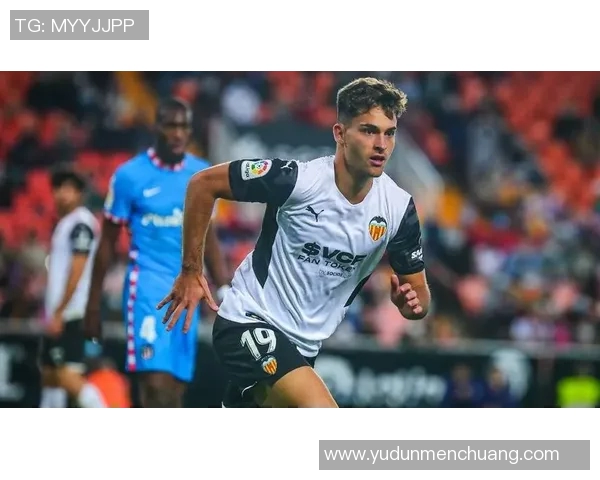 足球明星杜罗的个人背景与职业生涯全解析 足球明星杜罗的个人背景与职业生涯全解析