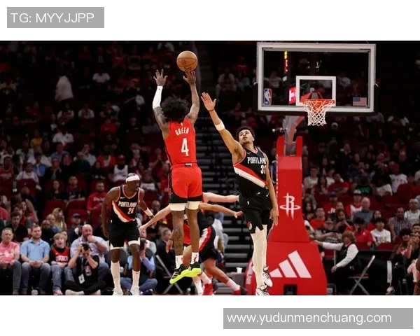 勇士与开拓者激战1102场面火爆精彩瞬间回顾